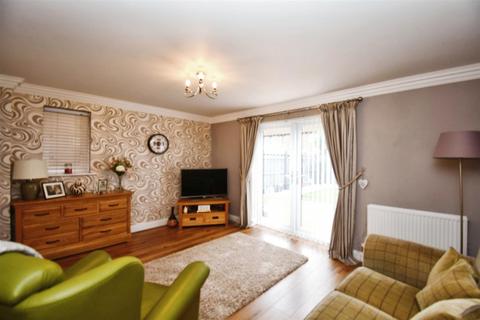 3 bedroom end of terrace house for sale, Riley Way, Hull