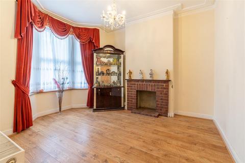 3 bedroom house for sale, Roding Road, London
