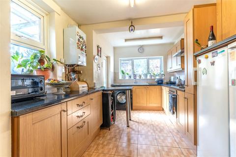 119 Roding Road, London, E5 0DR