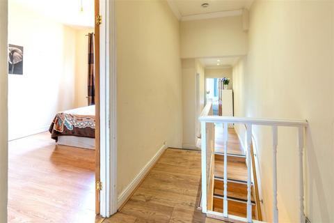 119 Roding Road, London, E5 0DR