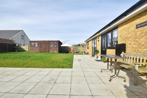 2 bedroom house for sale, The Hut Jurys Gap, Rye