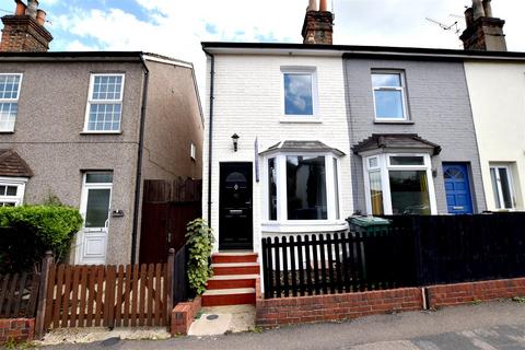 2 bedroom house to rent, Brighton Road, Redhill