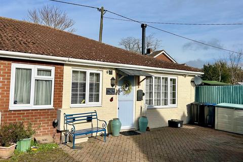 2 bedroom semi-detached bungalow for sale, Oxford Road, Calne