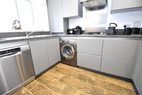 36 Athelstan Crescent, Rochford, SS4 1GY