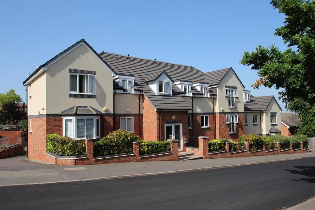 The Mayfields, Redditch 2 bed apartment to rent £850 pcm (£196 pw)