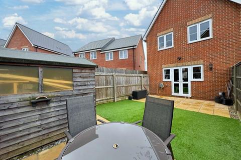 3 bedroom end of terrace house for sale, Hutchinson Rise,, Potton SG19