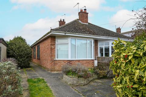 2 bedroom bungalow for sale, Chestnut Avenue, Bradwell, Great Yarmouth