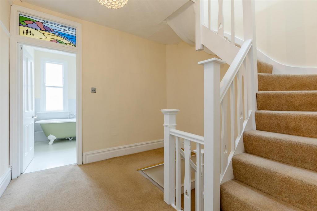Linden Road, Westbury Park Landing.jpg
