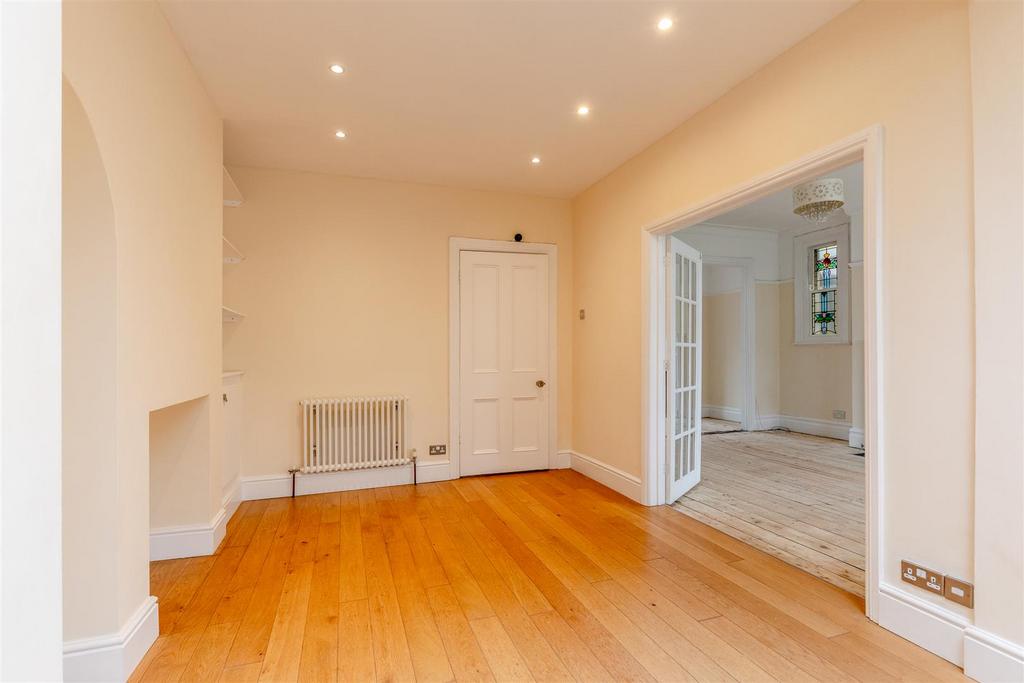 Linden Road, Westbury Park Snug.jpg