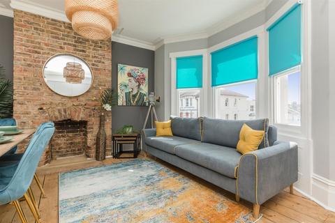 2 bedroom apartment to rent, Ditchling Rise, Brighton BN1