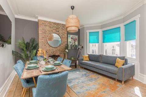 2 bedroom apartment to rent, Ditchling Rise, Brighton BN1