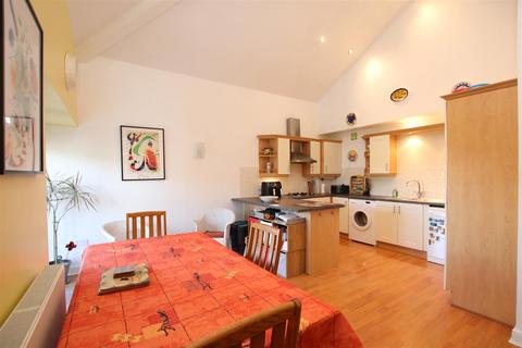 3 bedroom property for sale, Mill Road, Countess Wear, Exeter