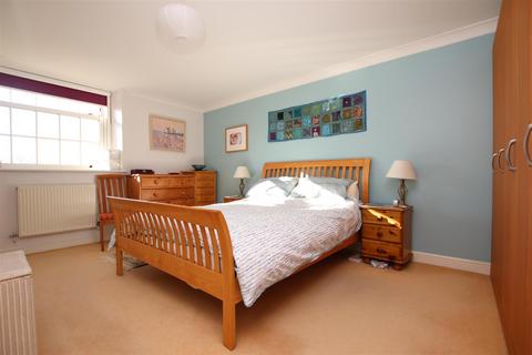 3 bedroom property for sale, Mill Road, Countess Wear, Exeter