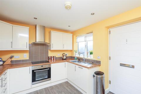 3 bedroom semi-detached house for sale, Woodland Garth, Leeds LS26