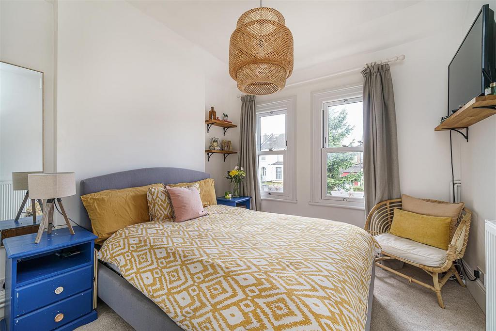4, 15 Thornsett Road-1.JPG