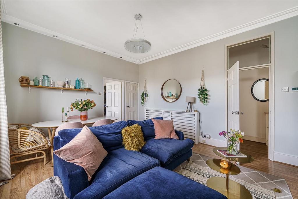 4, 15 Thornsett Road-6.JPG