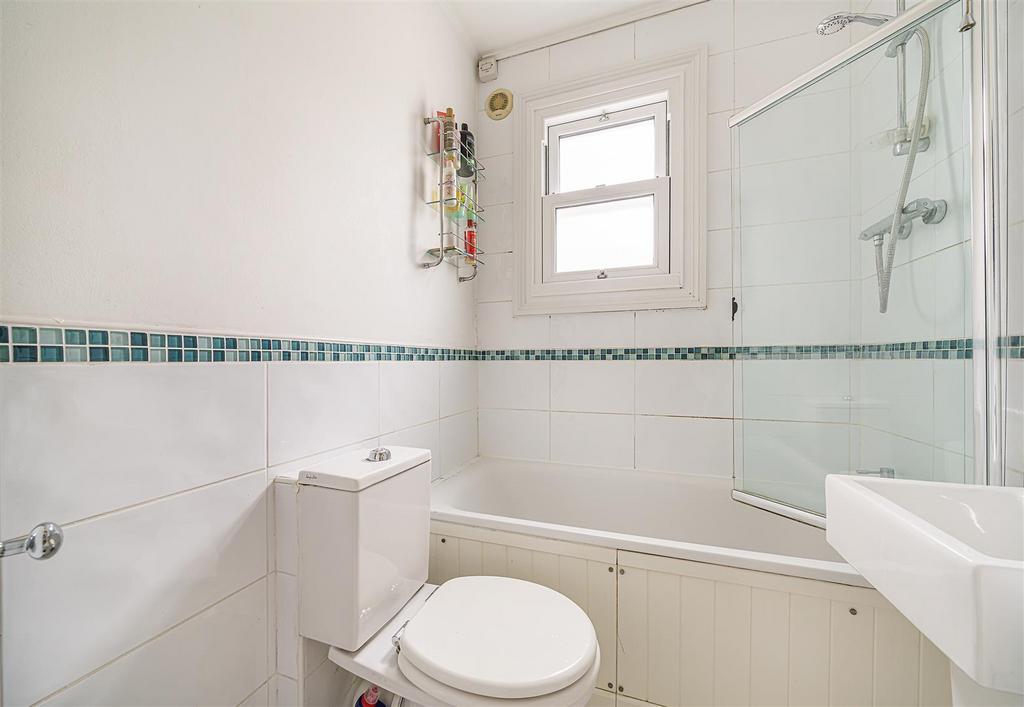 4, 15 Thornsett Road-3.JPG