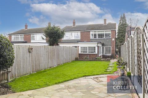 3 bedroom semi-detached house for sale, Huntingdon Close, Broxbourne