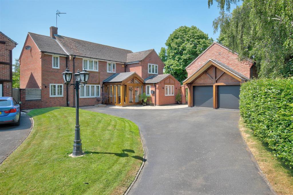 Rochester Close, Kibworth Harcourt, Leicestershire 4 bed detached house
