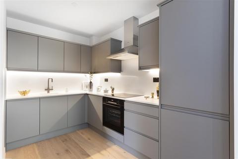 37 Park Place, London, W5 5NQ