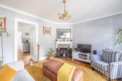 3 North Row, Fulmer, Slough, SL3 6HT