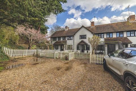 3 North Row, Fulmer, Slough, SL3 6HT