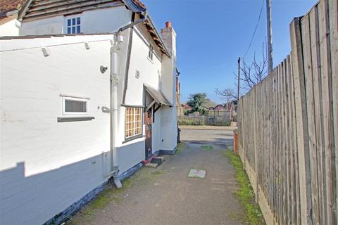 1 bedroom terraced house for sale, High Street, Watton At Stone, Hertford