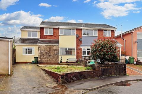 19 Brecon Way, Tonteg, Pontypridd, CF38 1HW