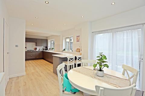 19 Brecon Way, Tonteg, Pontypridd, CF38 1HW
