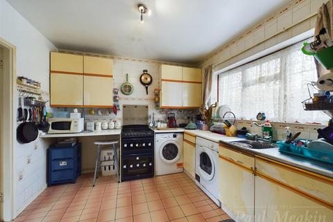 114 North Walk, New Addington, Croydon, CR0 9ES