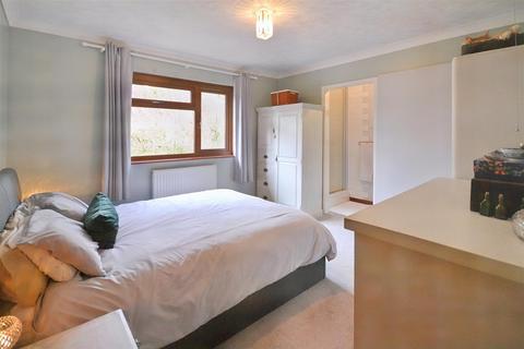 4 bedroom detached bungalow for sale, Felindre, Llandysul
