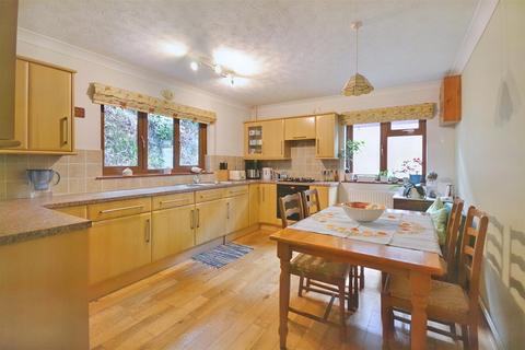 4 bedroom detached bungalow for sale, Felindre, Llandysul