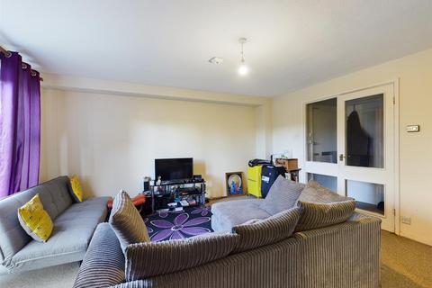 2 bedroom flat for sale, Middlefields, Croydon, Surrey