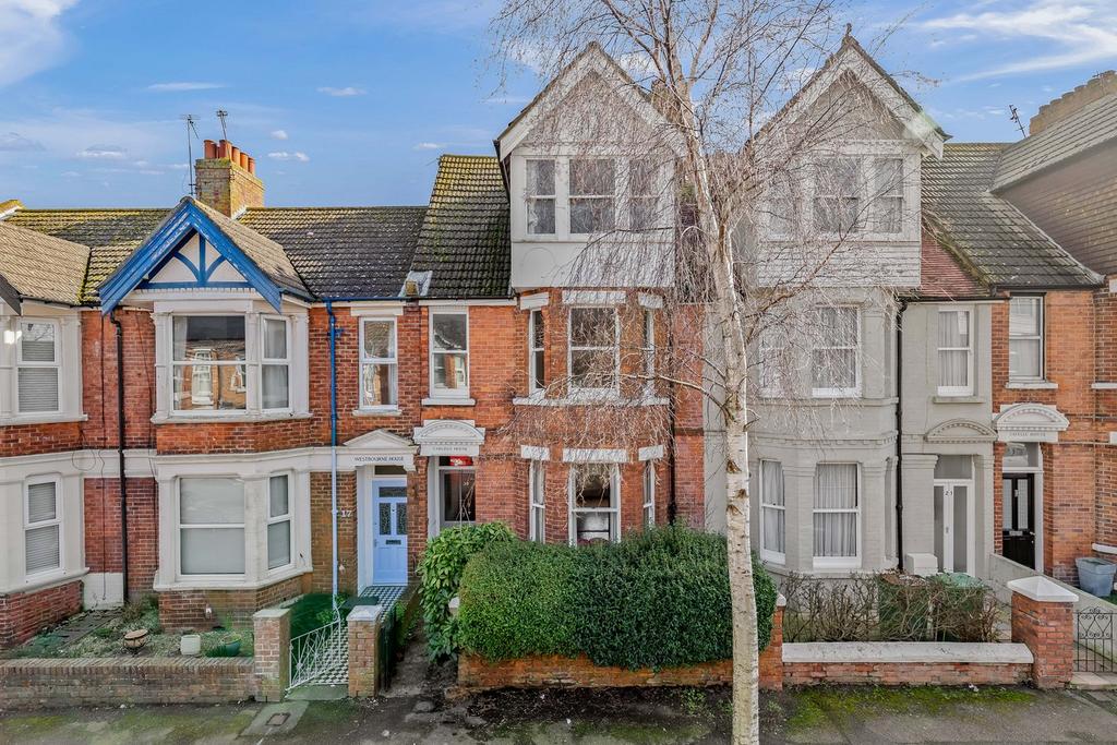 Quested Road, Folkestone, CT19 5 bed terraced house - £325,000
