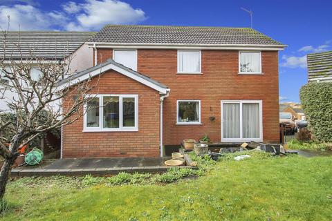 4 bedroom detached house for sale, Thomas Flawn Road, Irthlingborough NN9