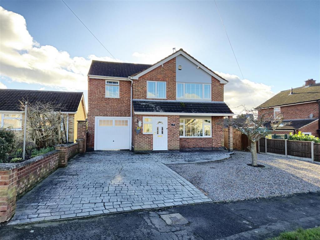 Carter Dale, Whitwick LE67 4 bed detached house for sale £365,000
