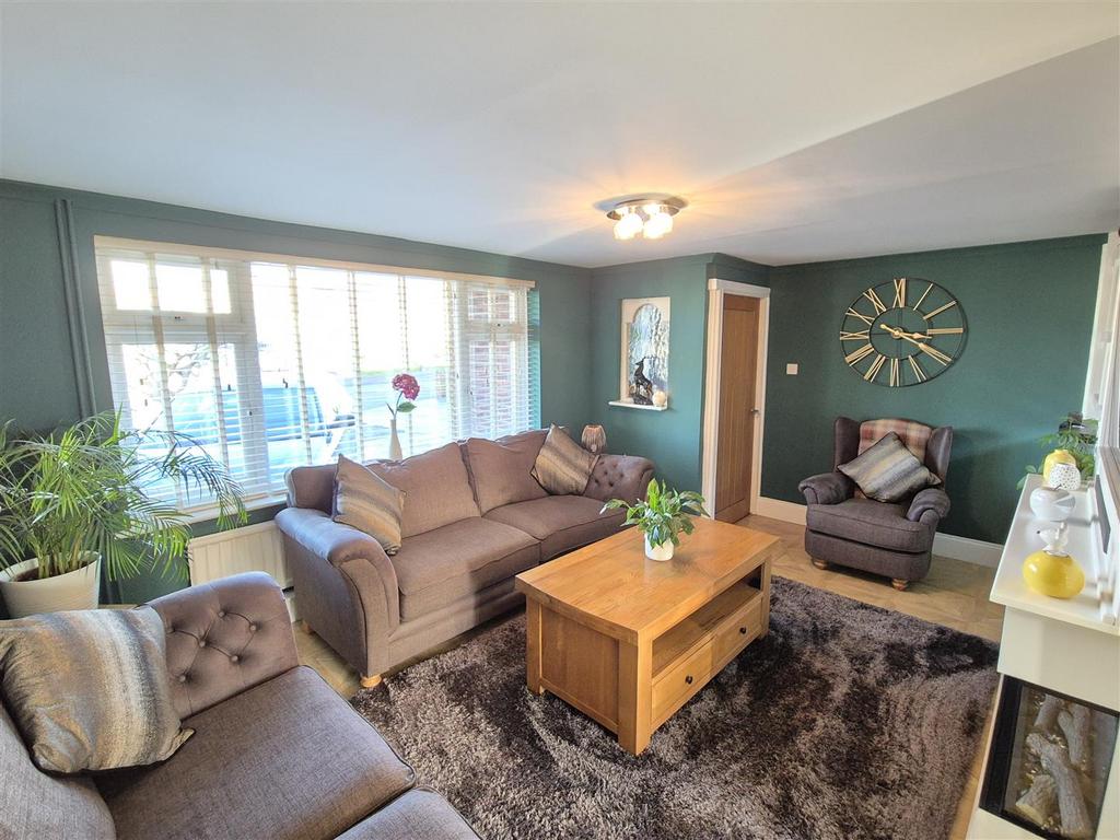 Carter Dale, Whitwick LE67 4 bed detached house for sale £365,000