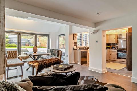 4 bedroom character property for sale, High Street, Henley-In-Arden