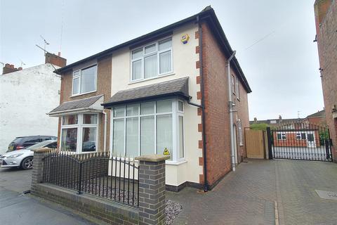 3 bedroom semi-detached house for sale - Bakewell Street, Coalville LE67