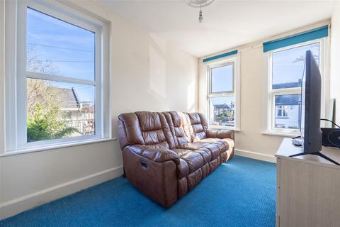 2 bedroom apartment for sale - St. Georges Park Avenue, Westcliff-On-Sea