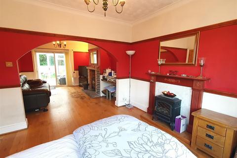 3 bedroom detached house for sale - Broom Leys Road, Coalville LE67