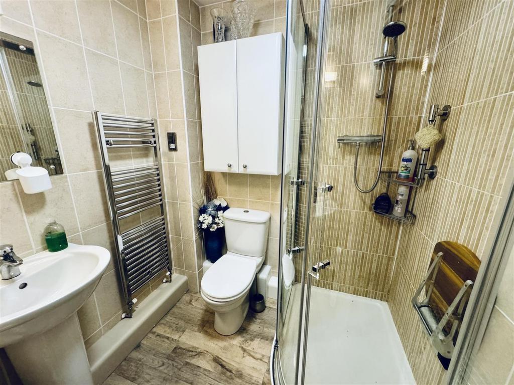En suite shower room
