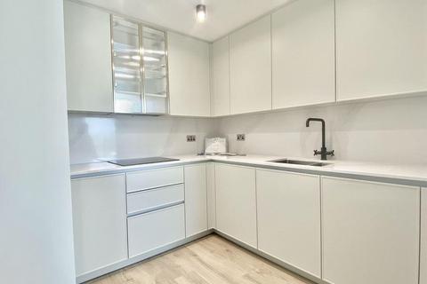 1 bedroom apartment to rent, Carrara Tower, Old Street EC1V