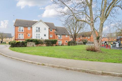 2 bedroom flat for sale - Puccinia Court, Yeoman Drive, Staines-upon-Thames, TW19