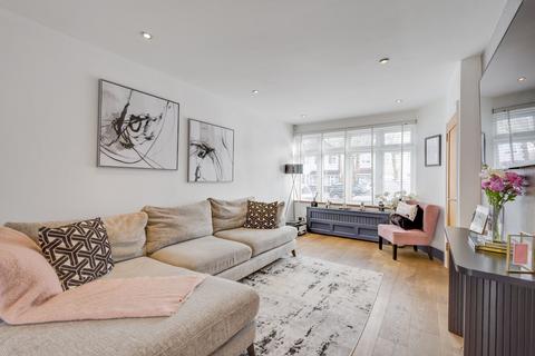 69 Beverley Avenue, Sidcup, DA15 8HF