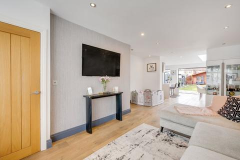 69 Beverley Avenue, Sidcup, DA15 8HF