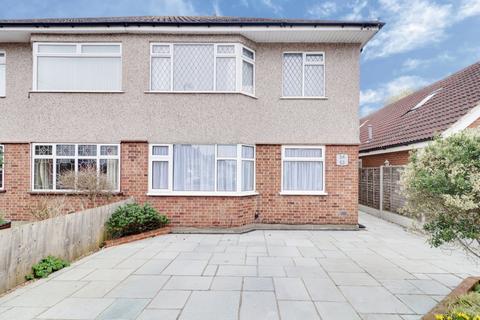 2 bedroom ground floor maisonette for sale, Woodside Close, Rainham RM13