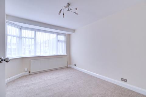 2 bedroom ground floor maisonette for sale, Woodside Close, Rainham RM13