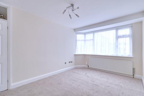 2 bedroom ground floor maisonette for sale, Woodside Close, Rainham RM13