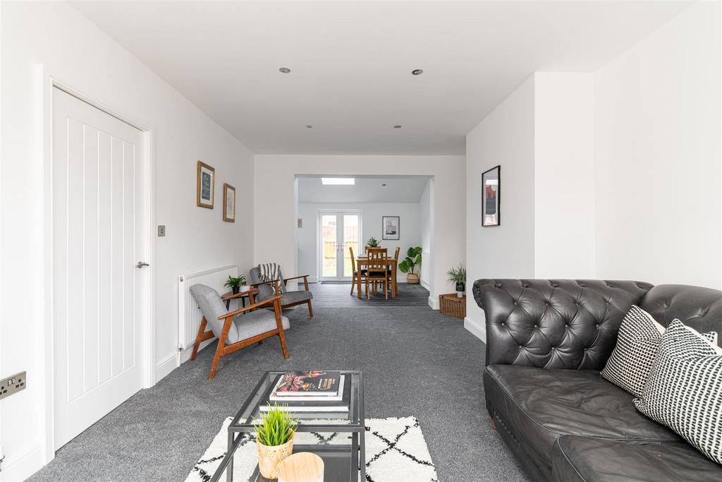 Longridge Avenue, Cochrane Park... 3 bed semidetached house £275,000
